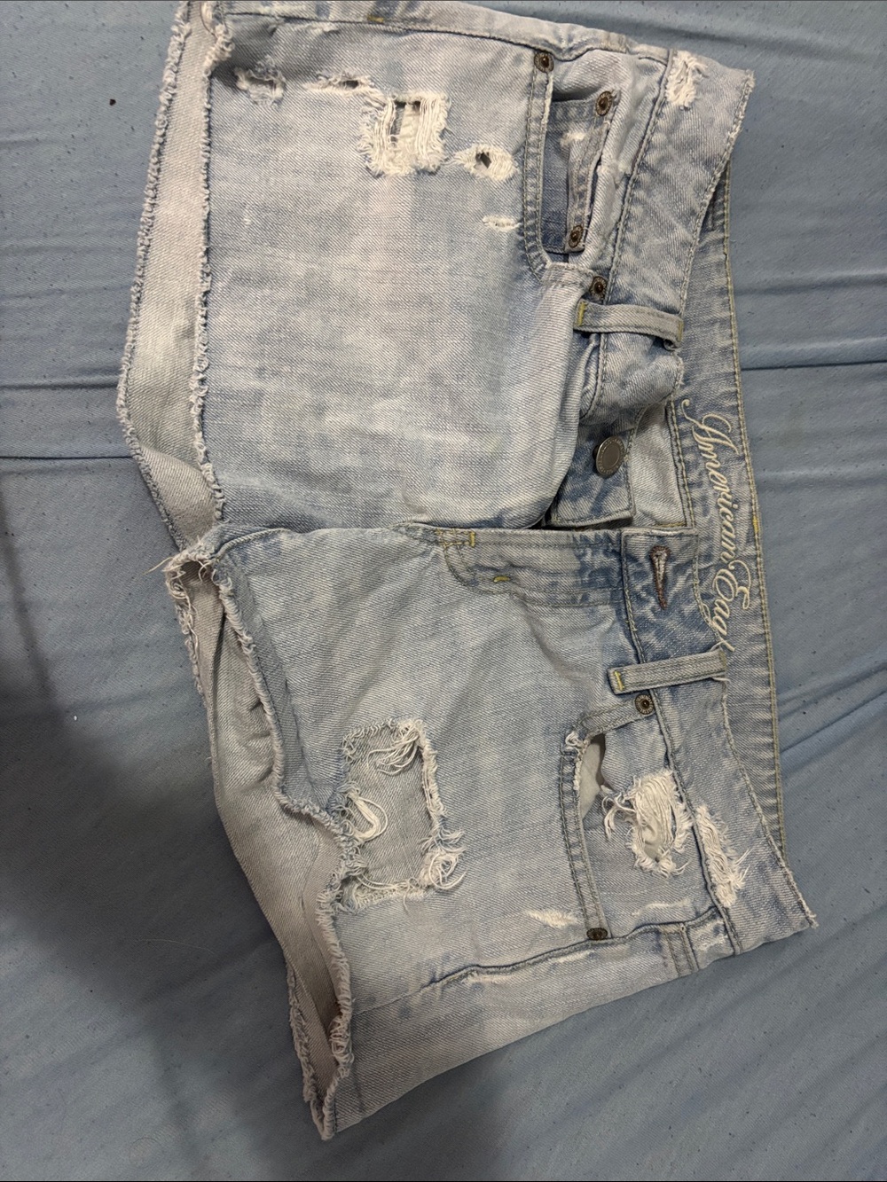 American Eagle Outfitters Light Blue Distressed Women’s Denim Shorts